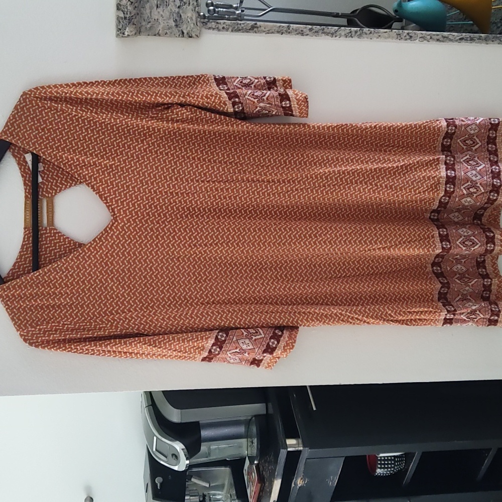 3/4 Sleeve V-neck dress, size Large Petite. NWOT